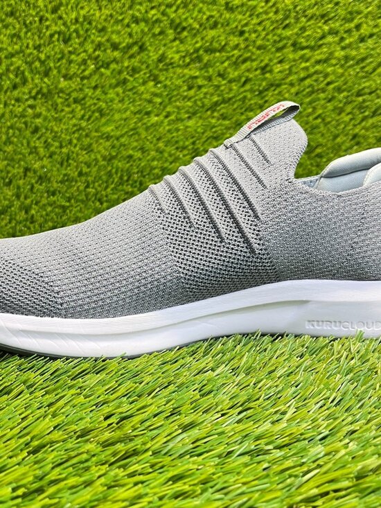 Kuru Atom Slip-On Mens Size 9.5 Gray White Athletic Walking Shoes Sneakers main image 4